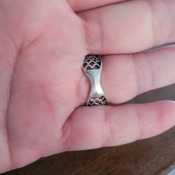 CasualWomen'sRing - Picture 5 of 7